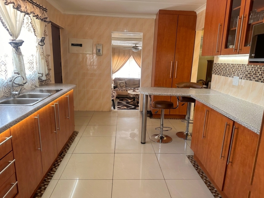 4 Bedroom Property for Sale in Safari Gardens North West